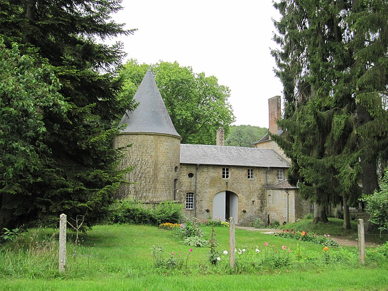 File:Château de Gruyères vue Ouest 1 Gruyères Ardennes France.jpg