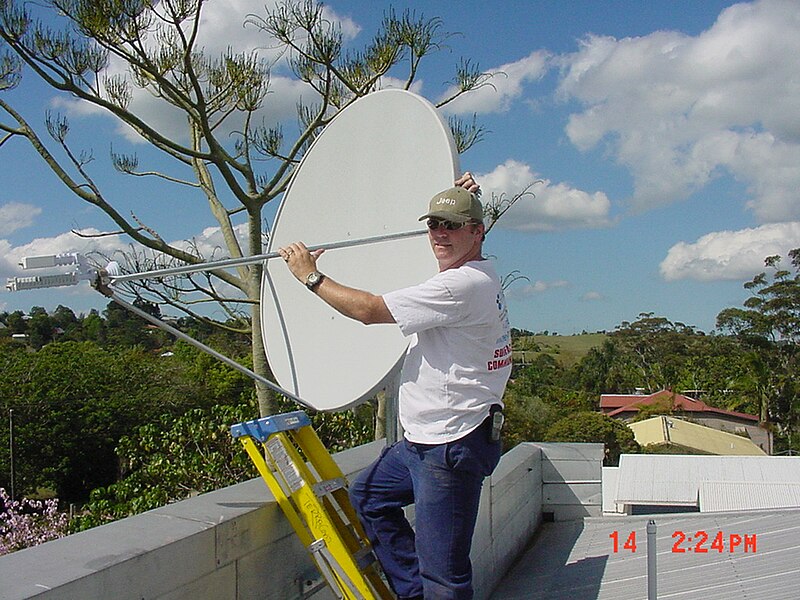 File:Chayne Ellis Terracom Australia Satellite installation and programming.jpg