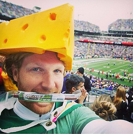 A cheeseheaded Packers fan