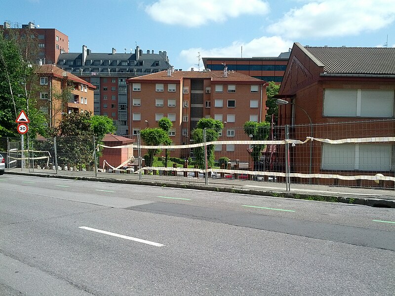 File:Collapsing fence is why the sidewalk is closed (18201430283).jpg