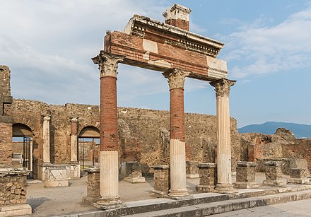 Portico in front of the entrance of the Macellum
