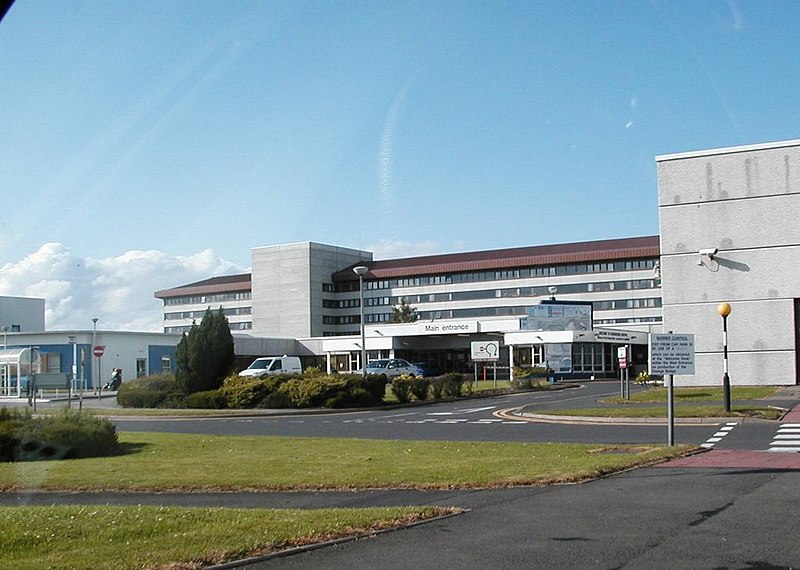 File:Crosshouse Hospital c 2004 - geograph.org.uk - 2748202.jpg