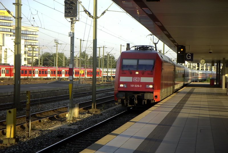 File:DB 101 026 Hannover Hbf 030820.jpg