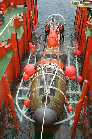 DSRV-2 <i>Avalon</i> Mystic-class deep-submergence rescue vehicle
