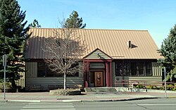 Deschutes County Library kutubxonasi administratori binosi - Bend Oregon.jpg