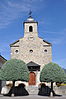Eglise St-Jean-Baptiste, clocher ve cure avec yazıtları romainler