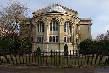 Vue du chevet de l'église.