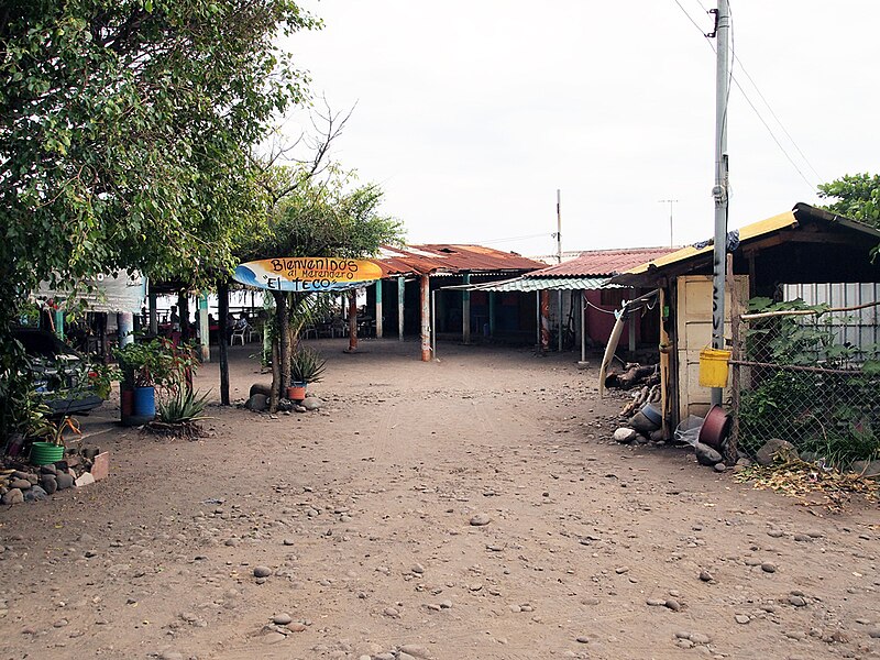 File:El Zonte (11-2011) - Bar - panoramio.jpg