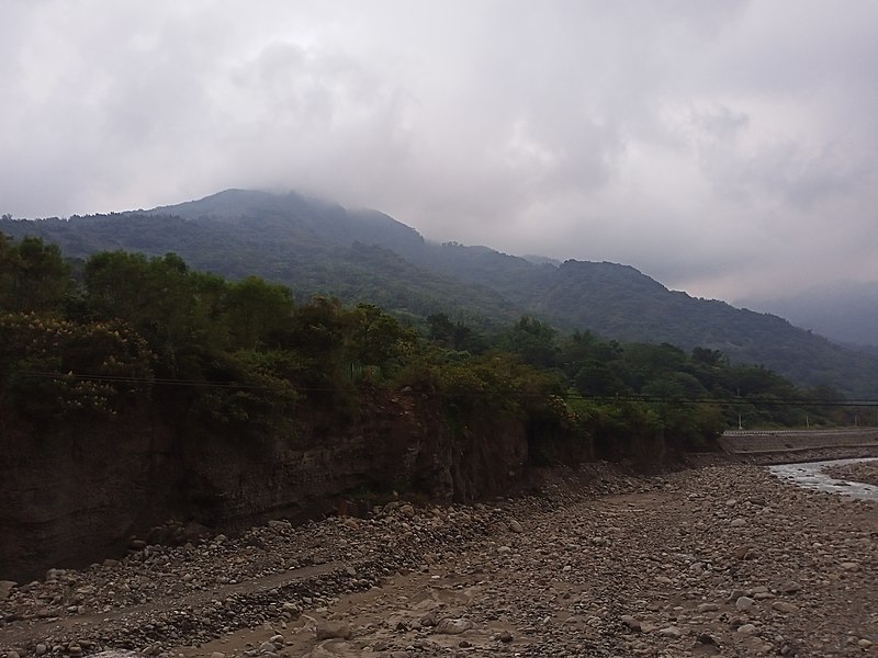 File:Eroded cliff on the bank of the meandering Nanzihsian River, as taken on 1st October 2020.jpg