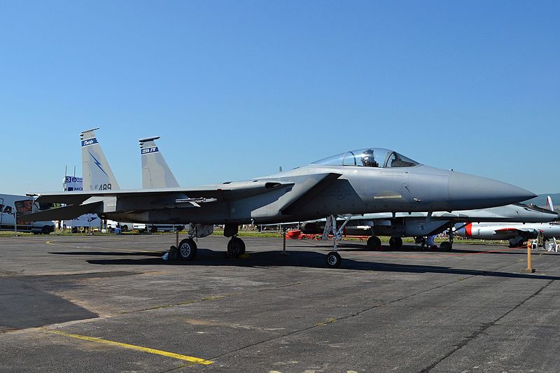 Súbor:F-15 SIAF2015.jpg