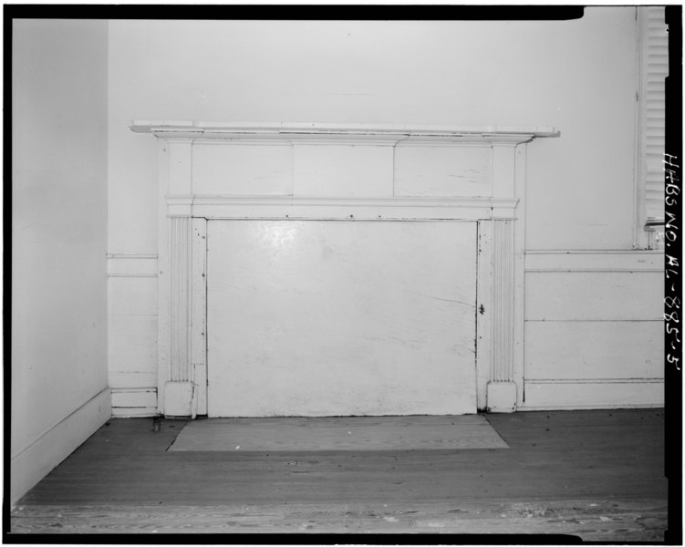 File:Fireplace and mantel detail, southeast room - David Graves House, County Highway 40 at County Highway 37, Burkville, Lowndes County, AL HABS ALA,43-BURK.V,2-5.tif