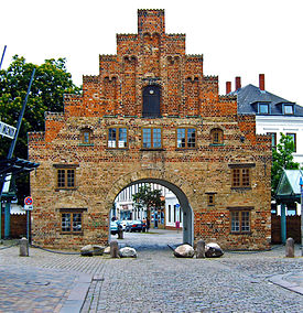 Северные ворота — символ города.