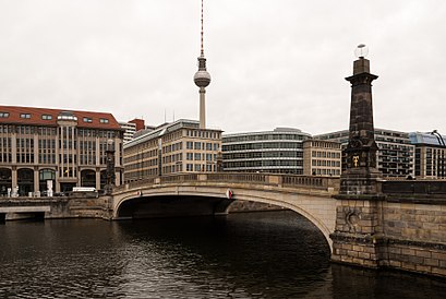 How to get to Friedrichsbrucke with public transit - About the place