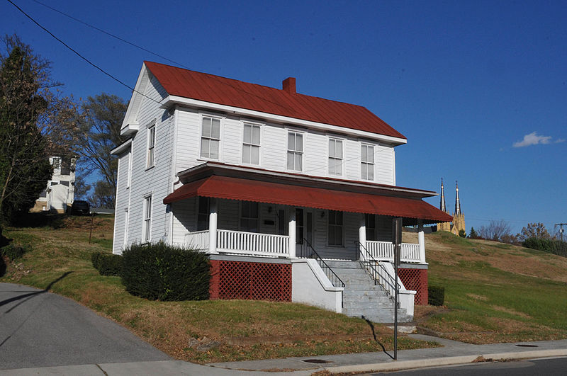 File:GAINSBORO HISTORIC DISTRICT, ROANOKE CITY.jpg