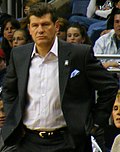 Miniatura para Geno Auriemma