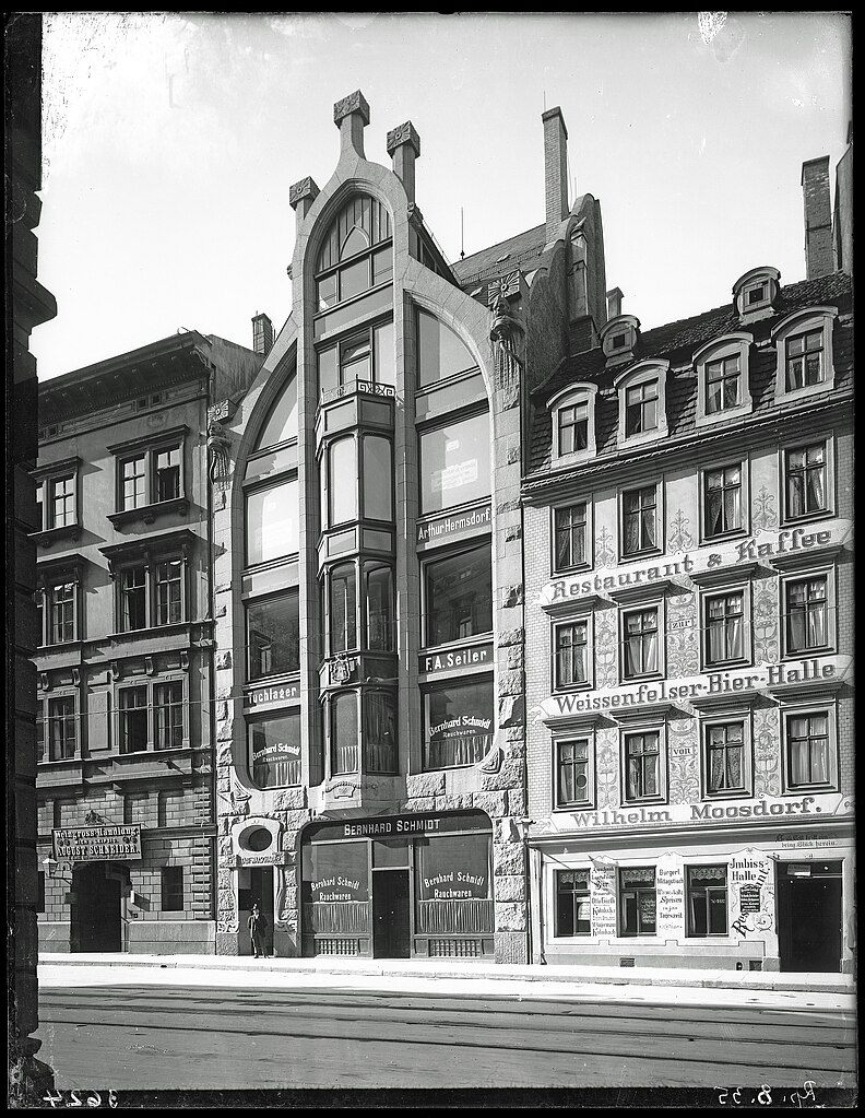 792px-Geschaeftshaus_Stadt_Warschau_nach_1903.jpg