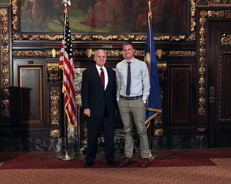 File:Governor of Minnesota Fall Intern Lunch (8145919880).jpg