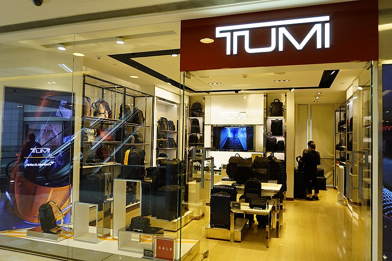 File:HK 中環 Central 國際金融中心 IFC Mall shop TUMI Store July 2021 S64 28.jpg