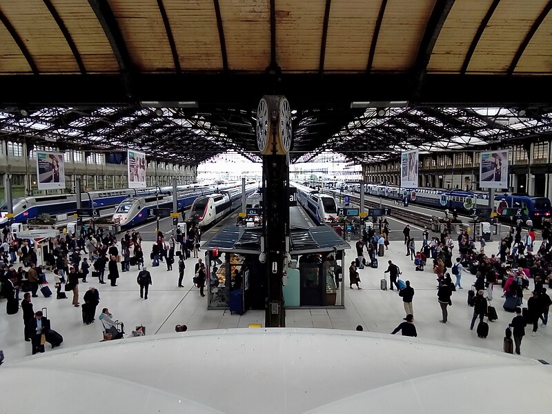 File:Hall 1 Paris-Gare-de-Lyon.2.jpg