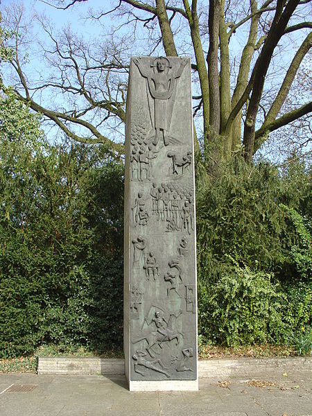 File:Harsewinkel Ehrenmal.jpg