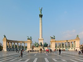 Heroes Square Budapest 2010 01 (cropped 2).jpg