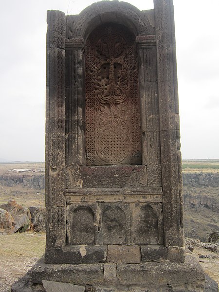 File:Hovhannavank Monastery (khachkar) (192).jpg