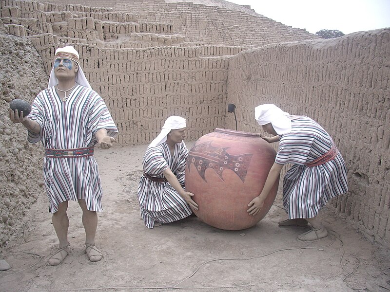 File:Huaca Pucllana 2009 detall3.JPG