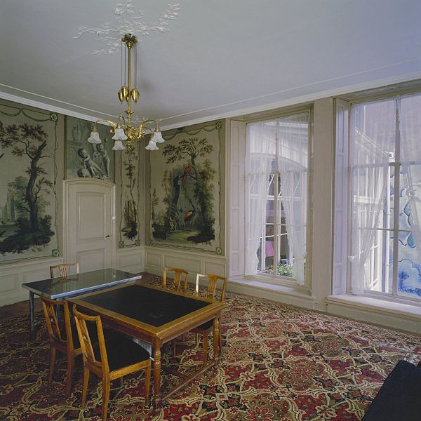 File:Interieur, overzicht zaal met geschilderde behangsels, na restauratie - Deventer - 20338110 - RCE.jpg