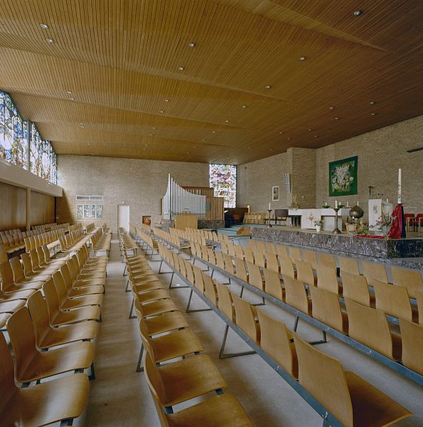 File:Interieur overzicht richting orgel - Schiedam - 20331432 - RCE.jpg