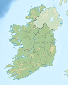 Mapa konturowa Irlandii, na dole po lewej znajduje się czarny trójkącik z opisem „Caher”
