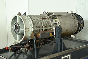 Ishikawajima-Harima XJ3 mesin turbojet kiri depan lihat di Museum Yamato 6 Mei 2019 02.jpg