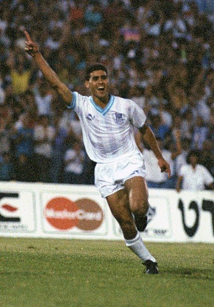 File:Israel v Argentina - Ramat Gan, 1990 - Tal Banin (edited).jpg