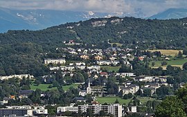 Pemandangan panorama komune.