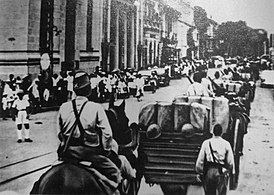 Japonski cesarski vojaki vstopajo v Saigon leta 1941 med drugo svetovno vojno