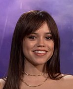 Jenna Ortega interprète Ellie.