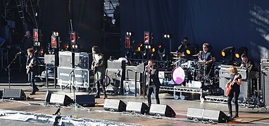 Kasabian (170) (cropped).JPG