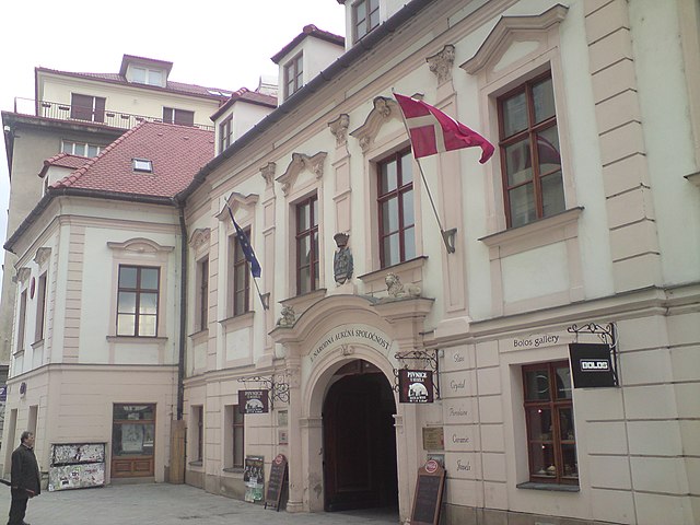 File:Keglevičov_palác.jpg