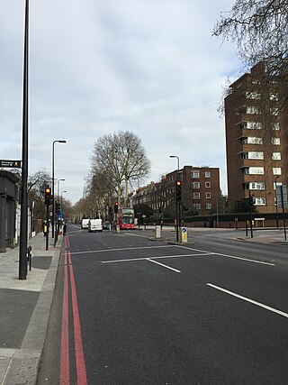 <span class="mw-page-title-main">Kennington Park Road</span> Street in south London