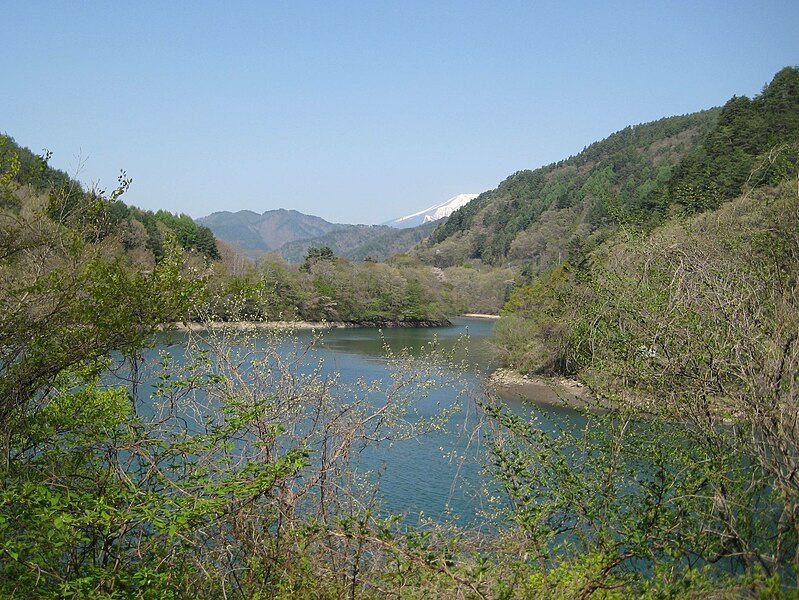 File:Kiso Dam lake.jpg