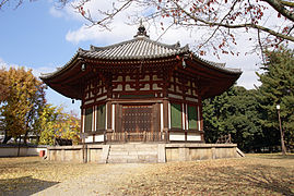 Dachform hōgyō beim Kōfuku-Tempel (Kōfuku-ji), Nara