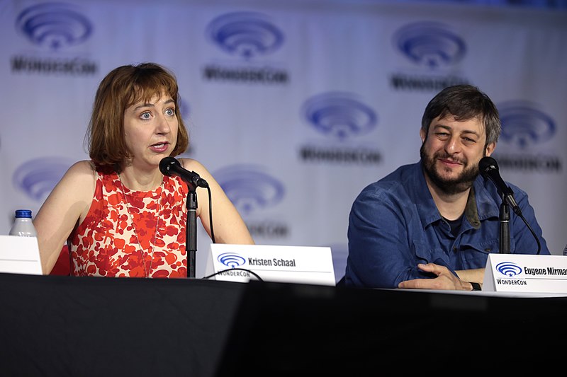 File:Kristen Schaal & Eugene Mirman (51987983899).jpg