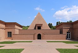 Labyrinthe du maçon, pyramide, 03.jpg