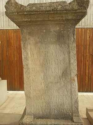 Latin inscription of Volubilis 10.jpg