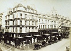 Le Bon Marché -tavaratalo Pariisissa.