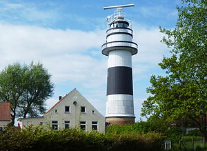 Der Leuchtturm Bülk, der älteste Leuchtturm an der Kieler Förde 300px-Leuchtturm_B%C3%BClk_2014a