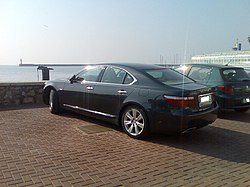 Versión híbrida del modelo, el Lexus LS600h.