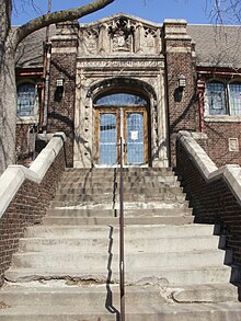 Detail of main entrance on the southeast face Lincoln Branch Library 2.jpg