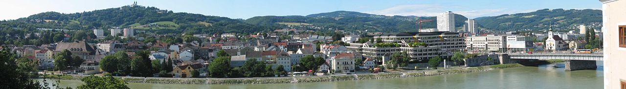 Panoramic view of Linz and Pöstlingberg