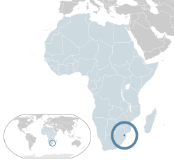 Swazimaan sijainti Afrikassa (merkitty vaaleansinisellä ja tummanharmaalla) ja Afrikan unionissa (merkitty vaaleansinisellä).