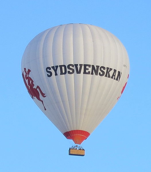 File:Luftballongen Sydsvenskan, Lund.jpg